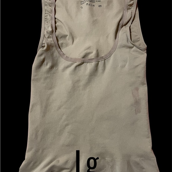 Set of 4 Beige Shapewear Tops and Bottoms - Picture 9 of 12